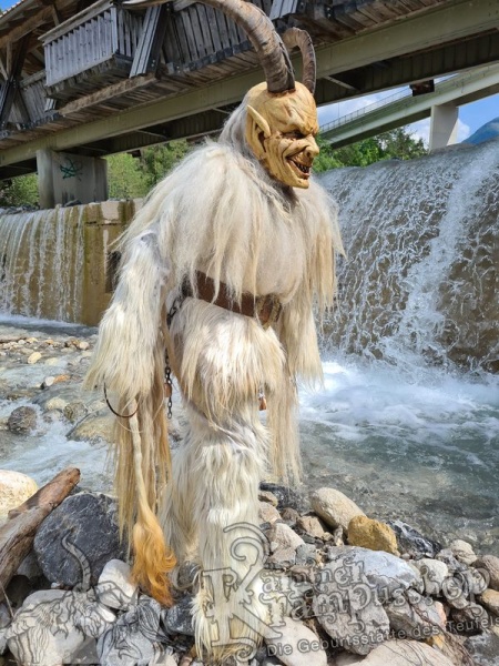 Hose Jacke mit Yak und Pferdeschweife