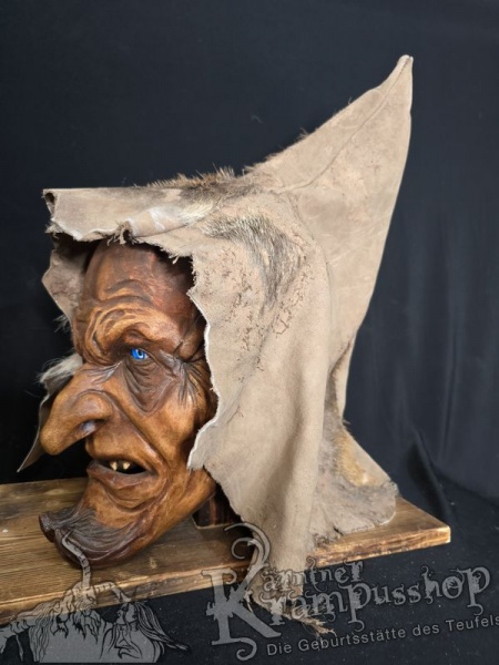 Kaputze BRAUN Ledrig SPITZ nach OBEN