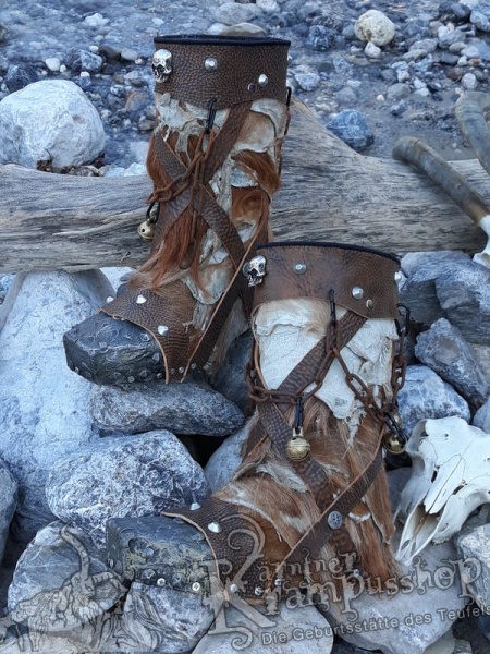 Krampusstiefel mit Kappen Hellbraun Gefalzt