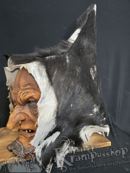 Kaputze BRAUN Rassiert SPITZ nach OBEN