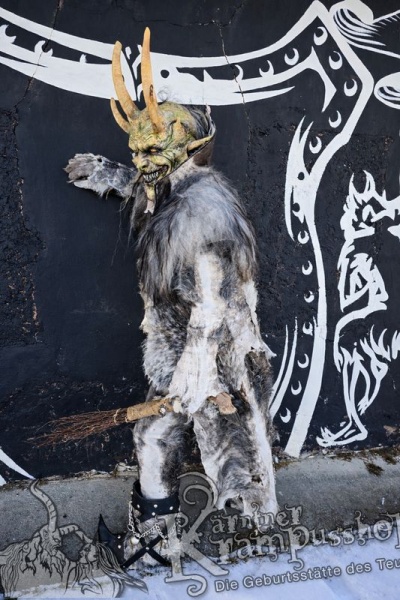 Hose Pullover mit Überwurf und Rückenpanzer Neu