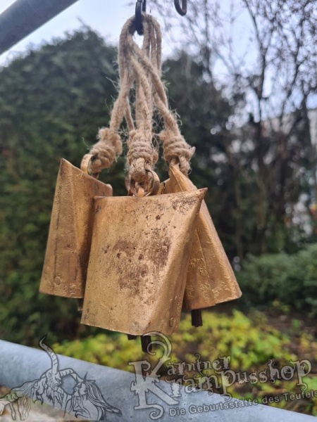 Urige Kuhbeutel eckig Antik am Strick Abverkauf