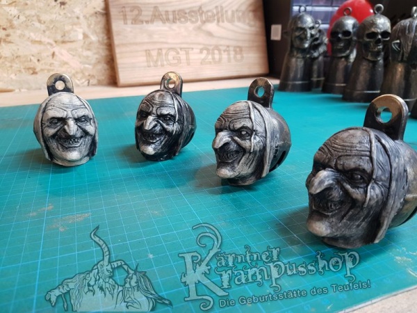 Hells Bells Schelle Hexe