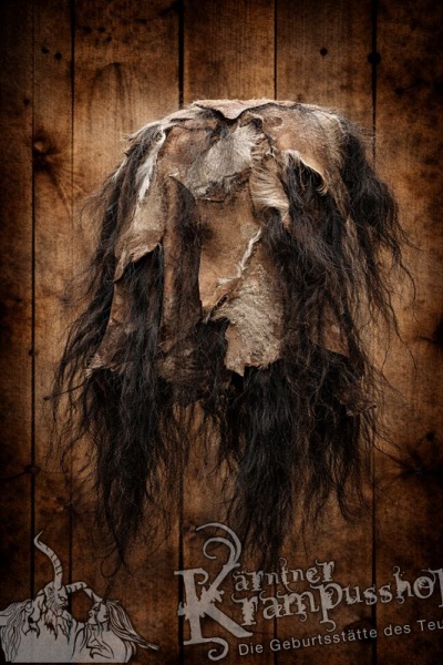 Kopffell Braun Fetzig mit Schwarzen Yaksträhnen