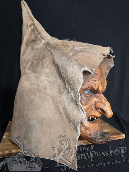 Kaputze BRAUN Ledrig SPITZ nach OBEN