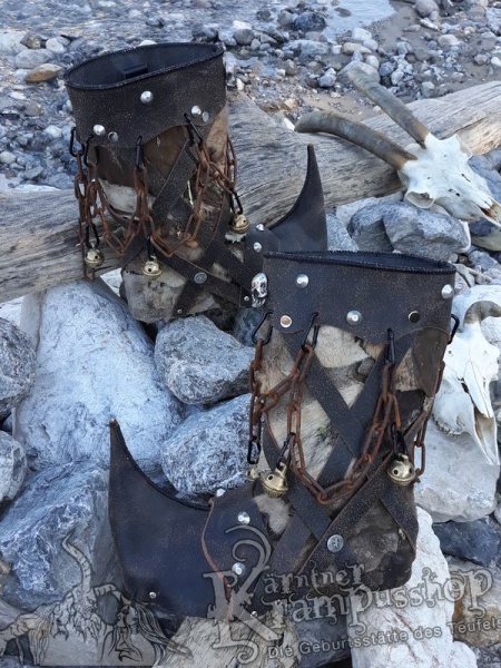 Krampusstiefel mit Spitzen Ledrig Braun Antik