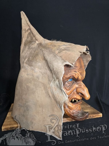 Kaputze BRAUN Ledrig SPITZ nach OBEN