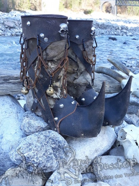 Krampusstiefel mit Spitzen Ledrig Braun Antik