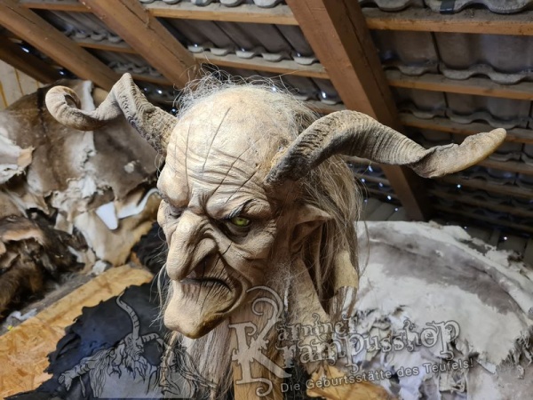 Heimische Widder NATUR Gerade gewachsen