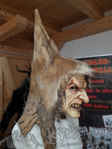 Spitzkaputze Braun Ledrig Antik