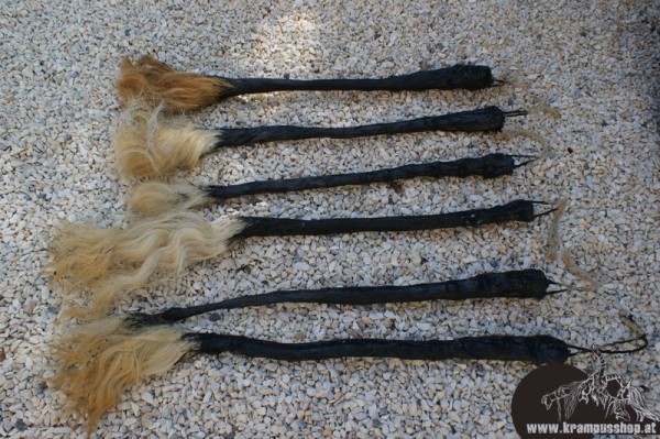 Latex Kuhschweife Farbe SCHWARZ