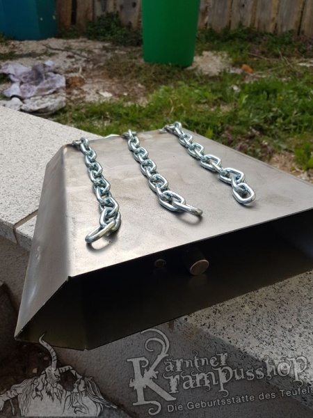 Balken-Trichterglocke Klein Blank mit Kette